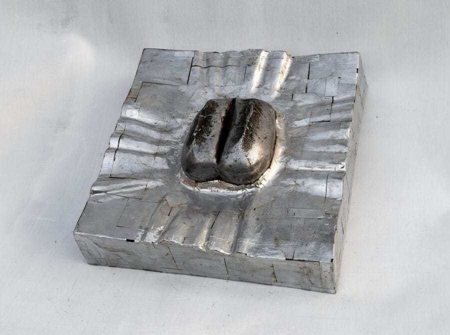 Fiber resin and aluminum sculpture by Luis Mandiola, contemporary mixed-media sculpture combining resin and aluminum